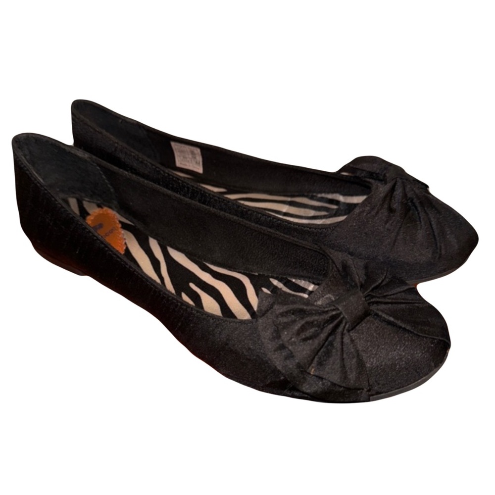 Rocket Dog Black Flats w/ Bow Accent